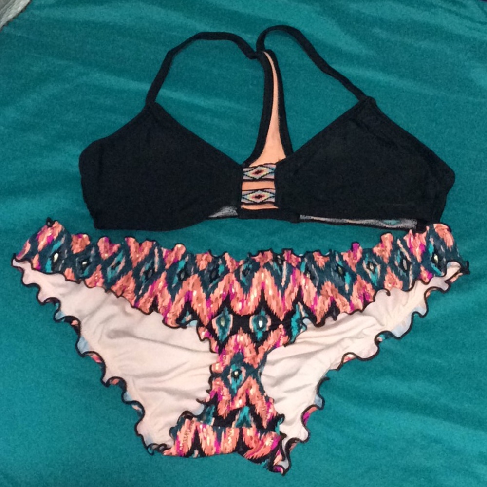 Xhilaration bikini small with Aztec design. W17